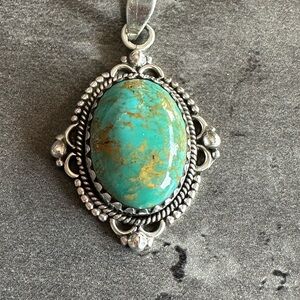 💥❤️❤️💯Turquoise and Silver Pendant Necklace
